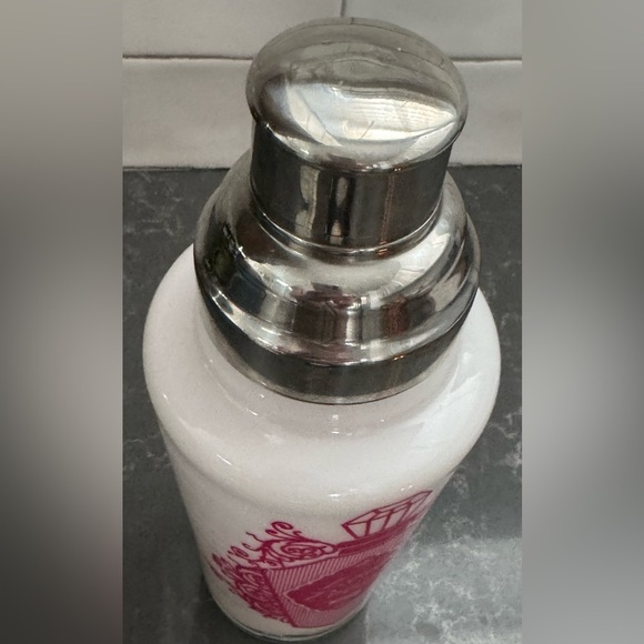 NEW Love Potion No 5 Pink & White Glass Cocktail Shaker Barware - Picture 4 of 6